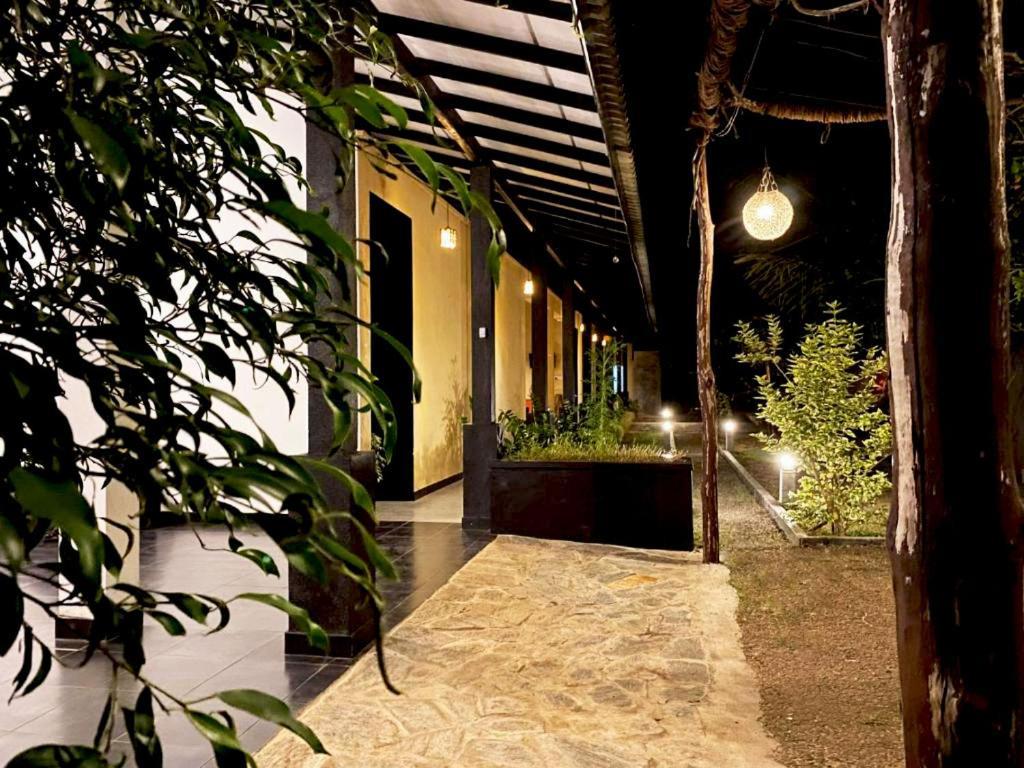 Athyantha Resort Anuradhapura Bagian luar foto